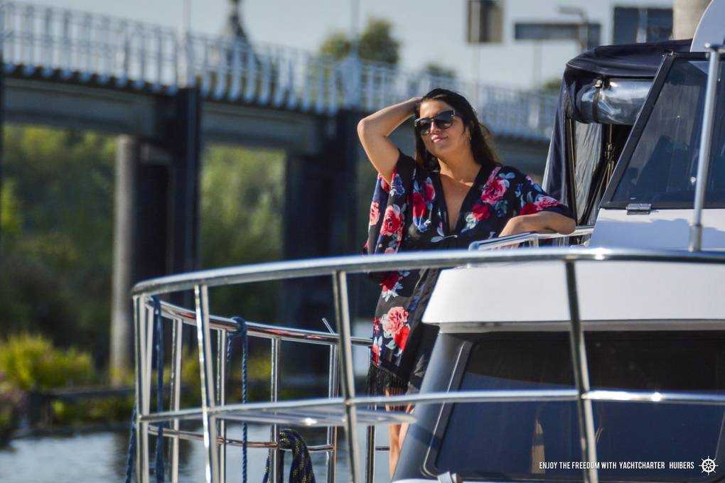 Sailing course / skipper training on a motorboat