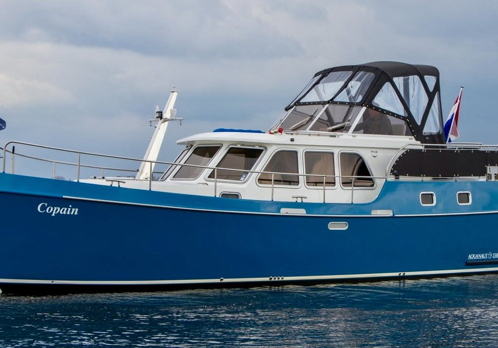 Motor Yacht Copain – licence-free and comfortable cruising for hire